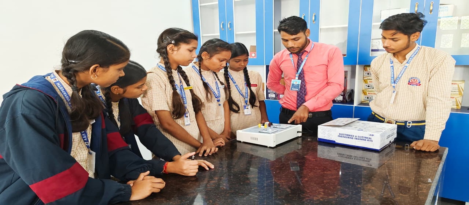 ASP Vidyapeeth Campus - Slide 4